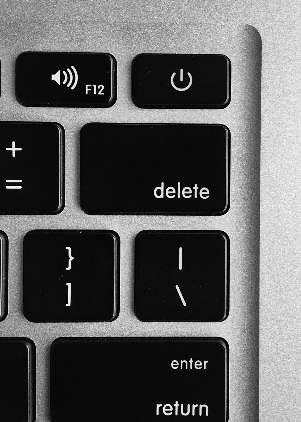 How to quickly remove my website from google search
